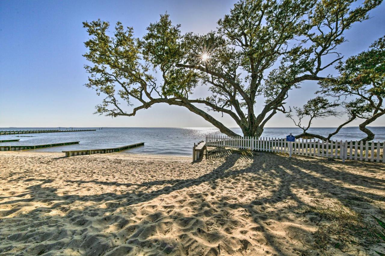 Obx Getaway With Boat Dock On Colington Harbour Kill Devil Hills Exterior foto